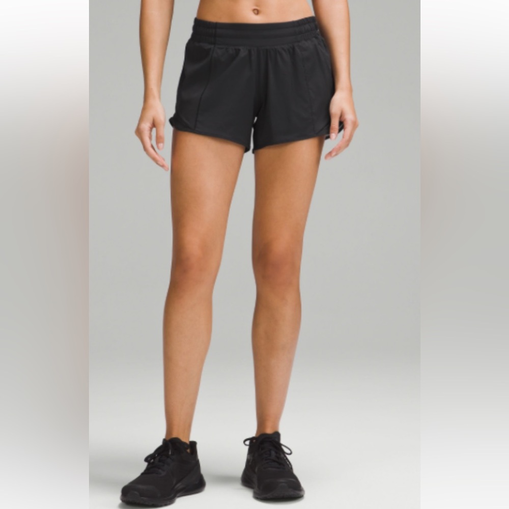 Lulu lemon hotty hot II short, 4inch, size 6, black